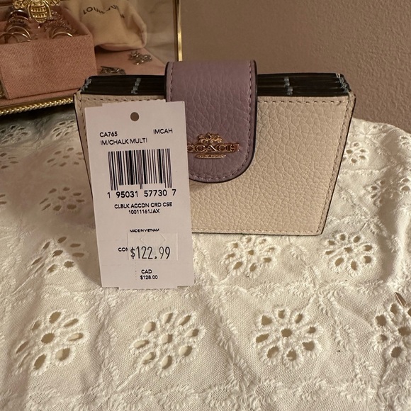 COACH Wallet - Picture 5 of 5